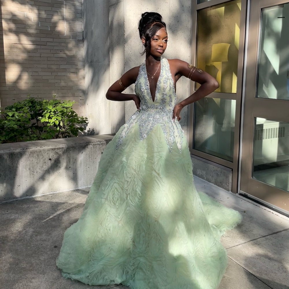 Green Sleeveless Halter Prom Gown